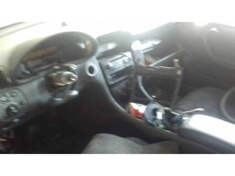 mercedes-benz clase c (w203) berlina del año 2005