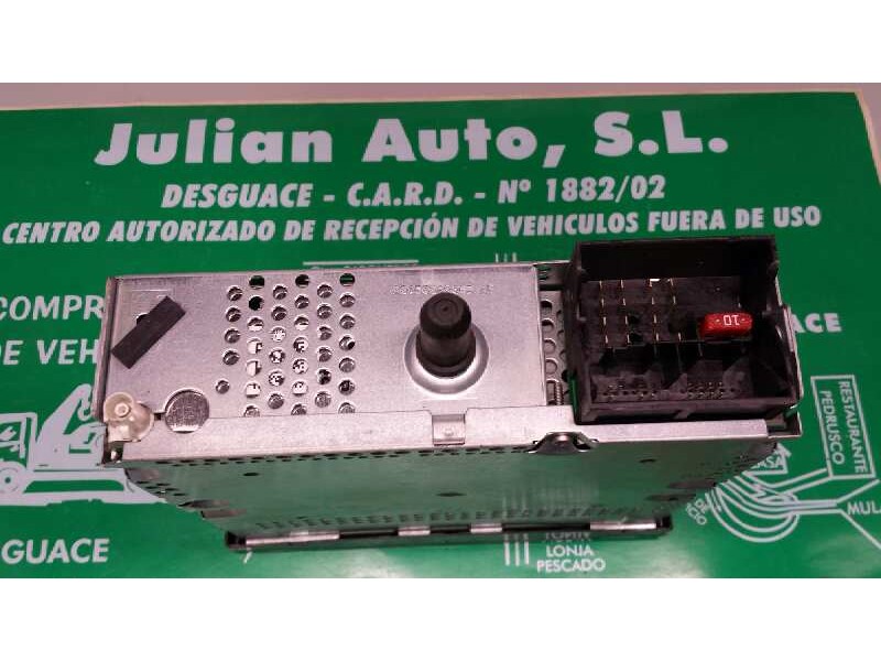 Recambio de sistema audio / radio cd para citroen c3 1.4 hdi sx plus referencia OEM IAM 96643698XT MP3 SIEMENS / VDO 
