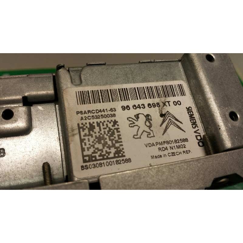 Recambio de sistema audio / radio cd para citroen c3 1.4 hdi sx plus referencia OEM IAM 96643698XT MP3 SIEMENS / VDO 