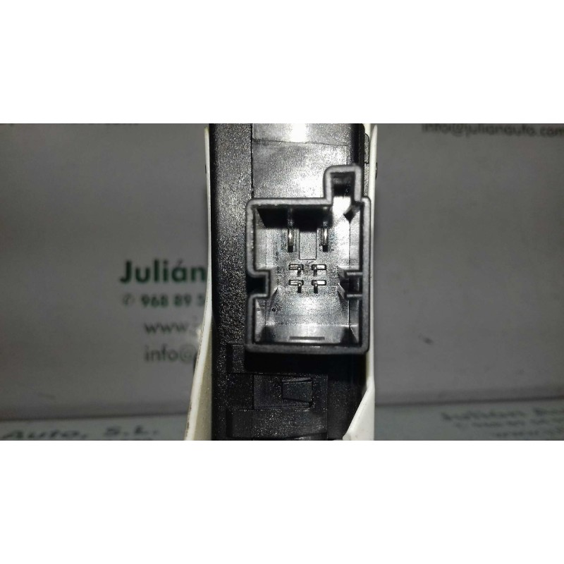 Recambio de motor elevalunas trasero derecho para audi a4 ber. (b8) básico referencia OEM IAM 8K0959812 1101965577100 BROSE