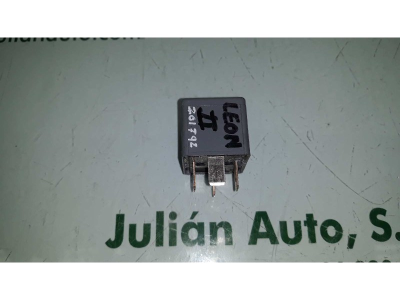 Recambio de rele para seat leon (1p1) reference copa referencia OEM IAM 8D0951253A  RELE 373