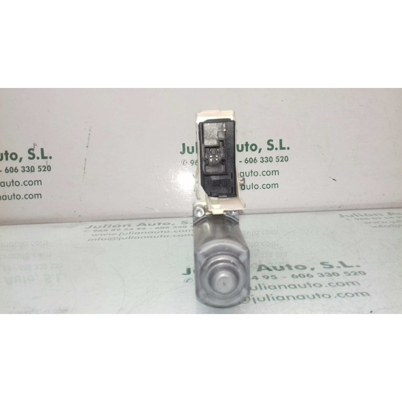 Recambio de motor elevalunas delantero izquierdo para audi a4 ber. (b8) básico referencia OEM IAM 8K0959801 1101965576100 BROSE