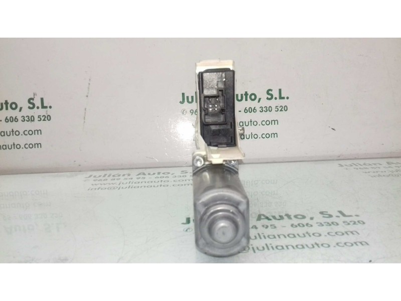 Recambio de motor elevalunas delantero izquierdo para audi a4 ber. (b8) básico referencia OEM IAM 8K0959801 1101965576100 BROSE
