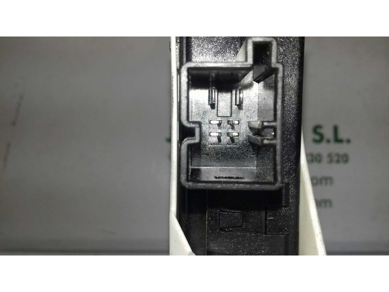 Recambio de motor elevalunas delantero izquierdo para audi a4 ber. (b8) básico referencia OEM IAM 8K0959801 1101965576100 BROSE