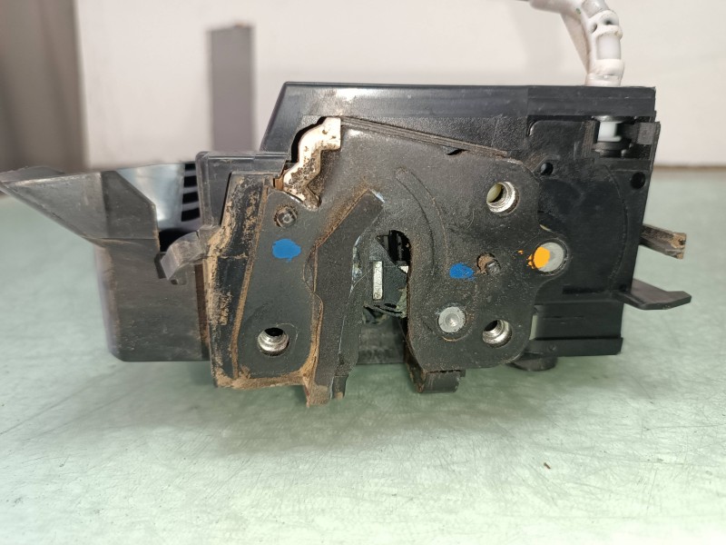 Recambio de cerradura puerta delantera derecha para peugeot 308 business line referencia OEM IAM 9810309380  