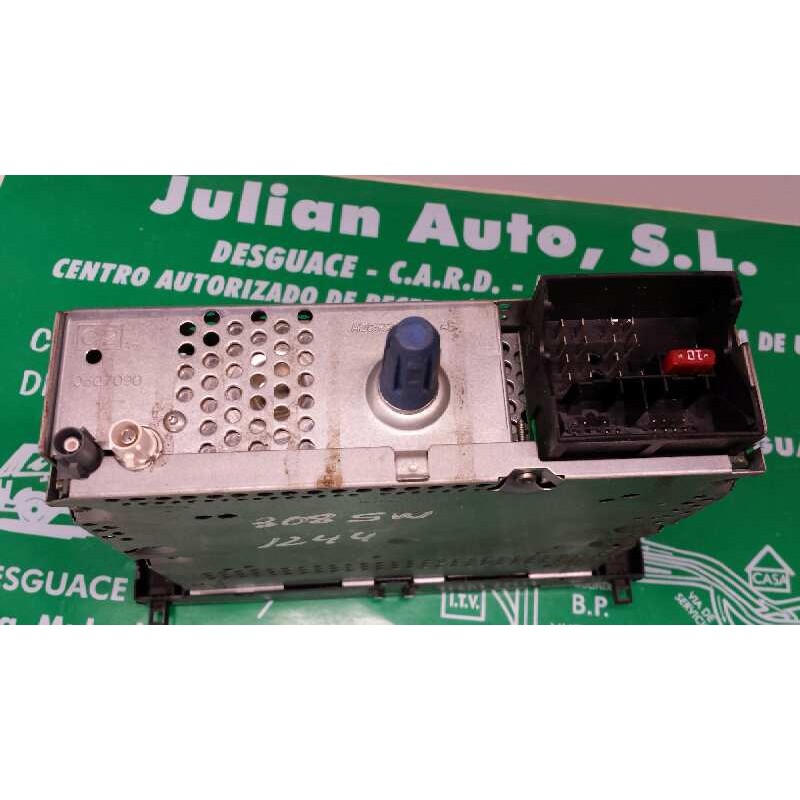 Recambio de sistema audio / radio cd para peugeot 308 sw confort referencia OEM IAM 96650206XH MP3 SIEMNES VDO 