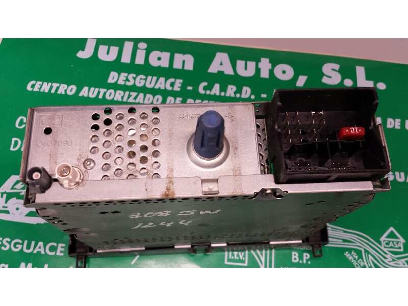 Recambio de sistema audio / radio cd para peugeot 308 sw confort referencia OEM IAM 96650206XH MP3 SIEMNES VDO 