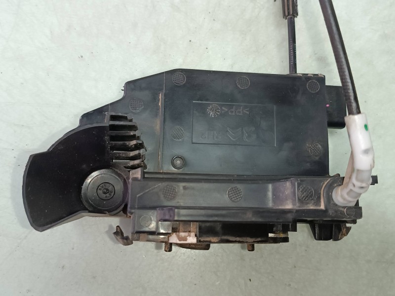 Recambio de cerradura puerta delantera derecha para peugeot 308 business line referencia OEM IAM 9810309380  