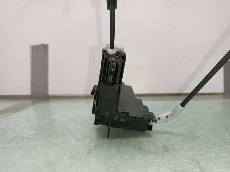 Recambio de cerradura puerta trasera izquierda para peugeot 308 business line referencia OEM IAM 9810309980  
