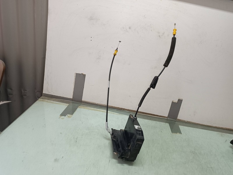 Recambio de cerradura puerta trasera izquierda para peugeot 308 business line referencia OEM IAM 9810309980  