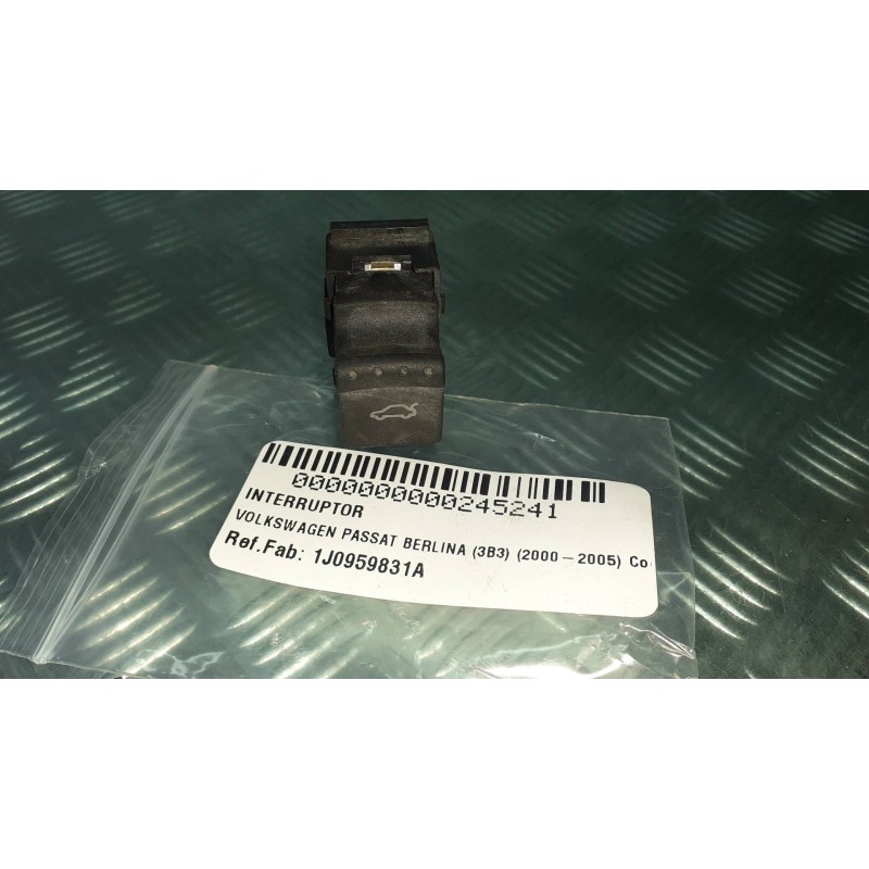 Recambio de interruptor para volkswagen passat berlina (3b3) comfortline referencia OEM IAM 1J0959831A CONECTOR 4 PINES APERTURA