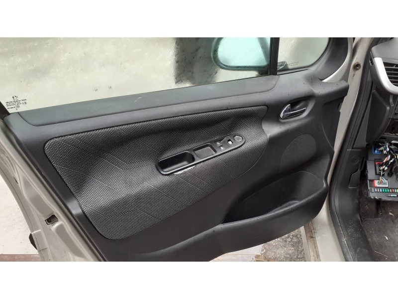 peugeot 207 sw del año 2008