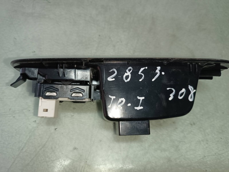 Recambio de mando elevalunas trasero izquierdo para peugeot 308 business line referencia OEM IAM 96762292ZD VALEO 4 PINES