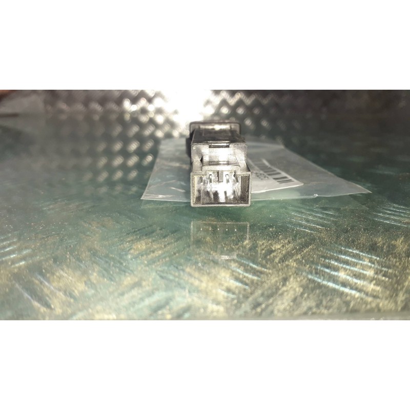 Recambio de warning para volvo s40 berlina 1.8 kinetic referencia OEM IAM 30739296 05W304 CONECTOR 5 PINES