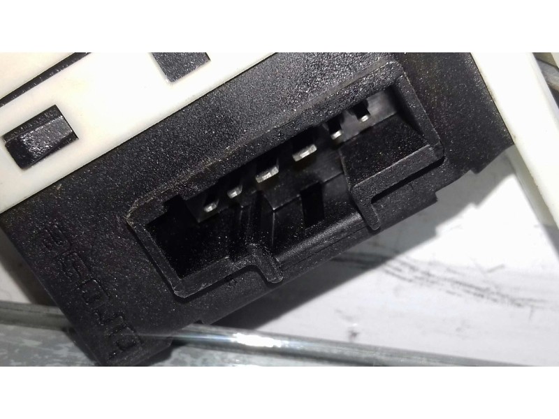 Recambio de motor elevalunas trasero izquierdo para renault laguna iii authentique referencia OEM IAM 827310001R 0130822330 9700