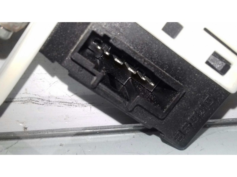 Recambio de motor elevalunas trasero derecho para renault laguna iii authentique referencia OEM IAM 827300001R 0130822331 970092