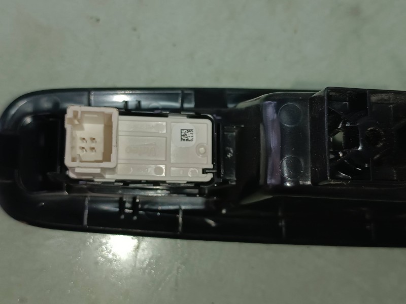 Recambio de mando elevalunas trasero derecho para peugeot 308 business line referencia OEM IAM 96762292ZD VALEO 4 PINES