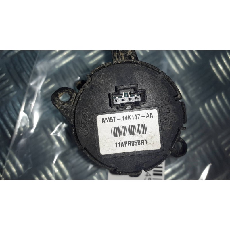 Recambio de mando volante para ford focus lim. (cb8) edition referencia OEM IAM AM5T14K147AA  CONECTOR 4 PINES