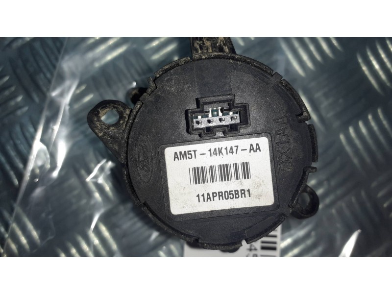 Recambio de mando volante para ford focus lim. (cb8) edition referencia OEM IAM AM5T14K147AA  CONECTOR 4 PINES