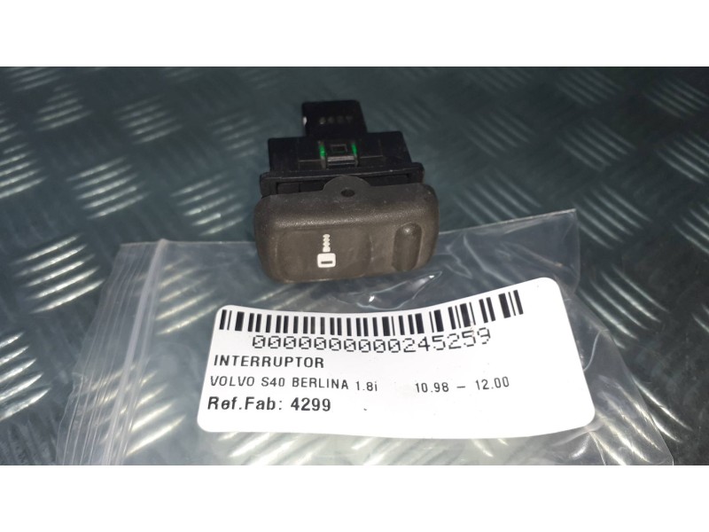 Recambio de interruptor para volvo s40 berlina 1.8i referencia OEM IAM 4299 CONECTOR 5 PINES CIERRE