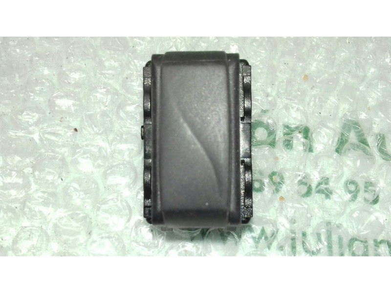 Recambio de interruptor para renault laguna iii limited referencia OEM IAM 684920001R  EMBELLECEDOR