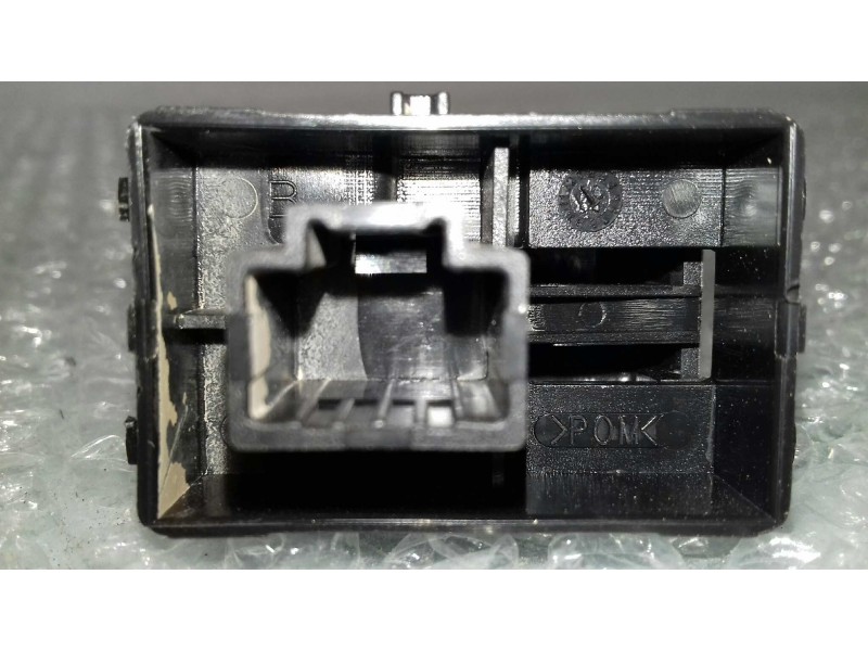 Recambio de interruptor para renault laguna iii limited referencia OEM IAM 684920001R  EMBELLECEDOR