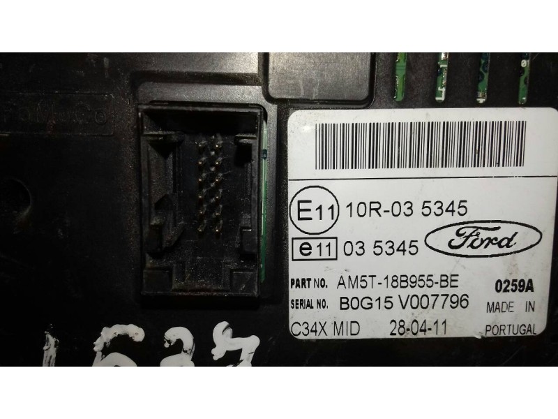Recambio de pantalla multifuncion para ford focus lim. (cb8) ambiente referencia OEM IAM AM5T18B955BE  