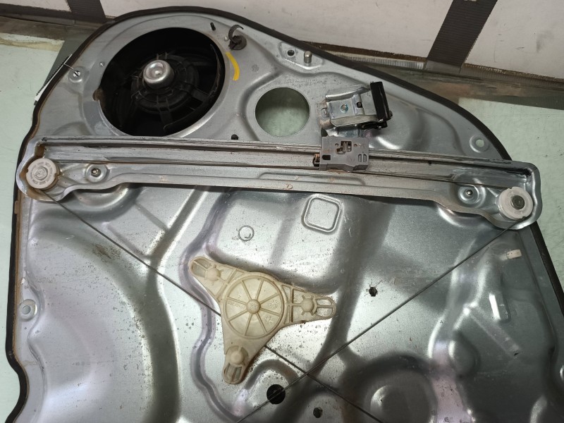 Recambio de elevalunas delantero izquierdo para hyundai ix20 gl classic referencia OEM IAM 824701K010 813101K000 