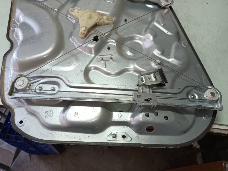 Recambio de elevalunas delantero izquierdo para hyundai ix20 gl classic referencia OEM IAM 824701K010 813101K000 