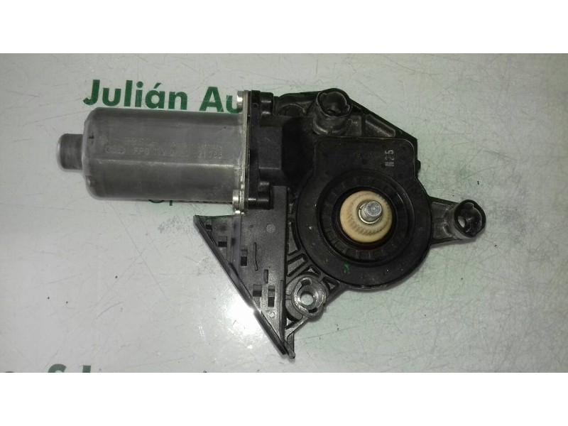 Recambio de motor elevalunas delantero derecho para peugeot 307 cc (s1) 1.6 referencia OEM IAM 0130821766  