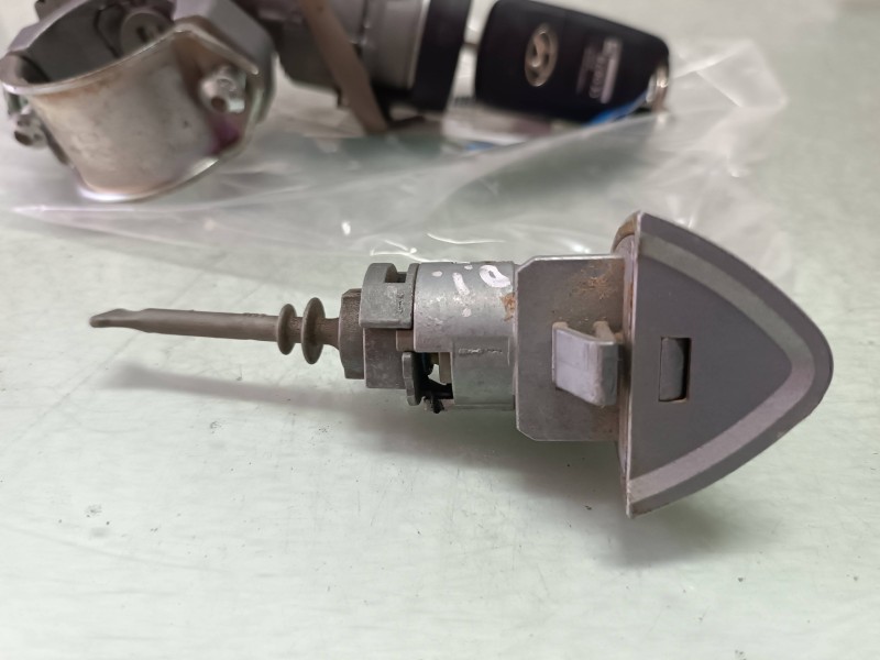 Recambio de conmutador de arranque para hyundai ix20 gl classic referencia OEM IAM ZDC2  