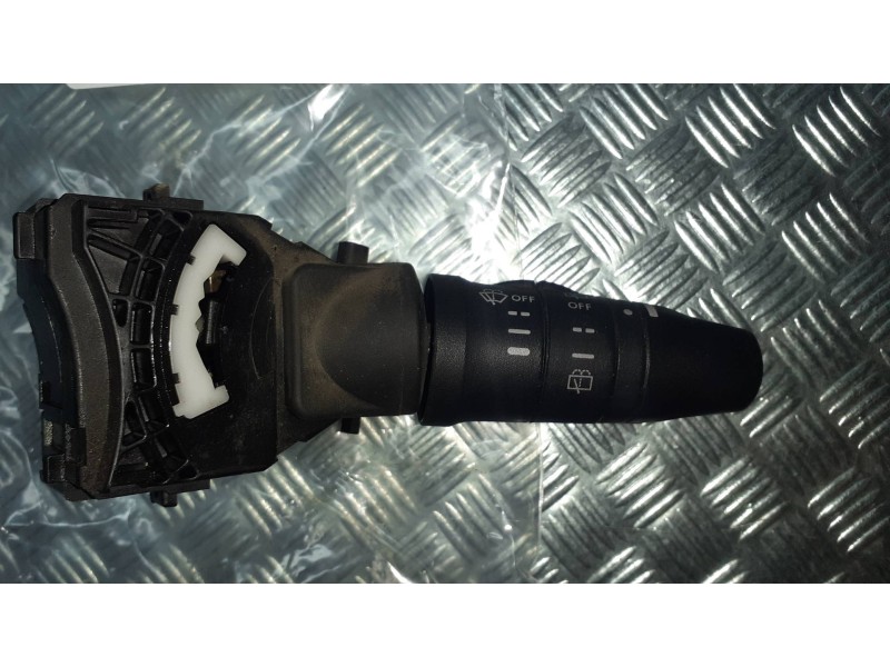 Recambio de mando limpia para nissan x-trail (t30) comfort referencia OEM IAM 252608H905  