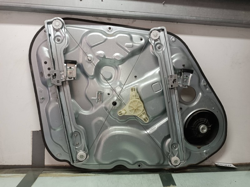 Recambio de elevalunas delantero derecho para hyundai ix20 gl classic referencia OEM IAM 824801K020 813201K020 