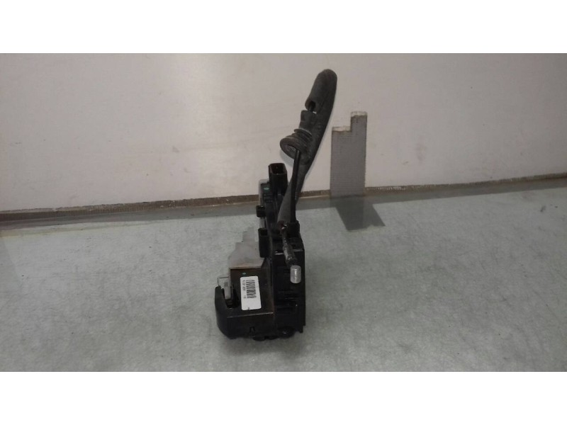 Recambio de cerradura puerta delantera derecha para hyundai ix20 gl classic referencia OEM IAM 813201K020  ELECTRICA