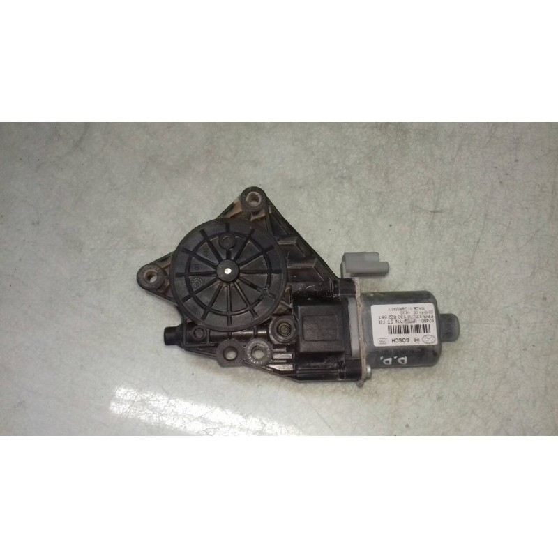 Recambio de motor elevalunas delantero derecho para hyundai ix20 gl classic referencia OEM IAM 824601P000 BOSCH 2 PINES