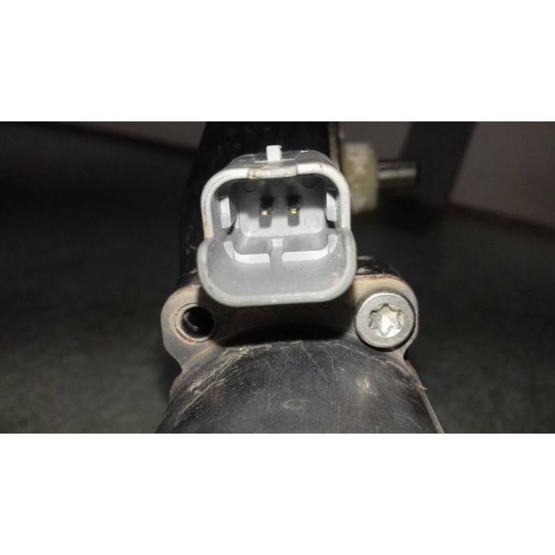 Recambio de motor elevalunas delantero derecho para hyundai ix20 gl classic referencia OEM IAM 824601P000 BOSCH 2 PINES