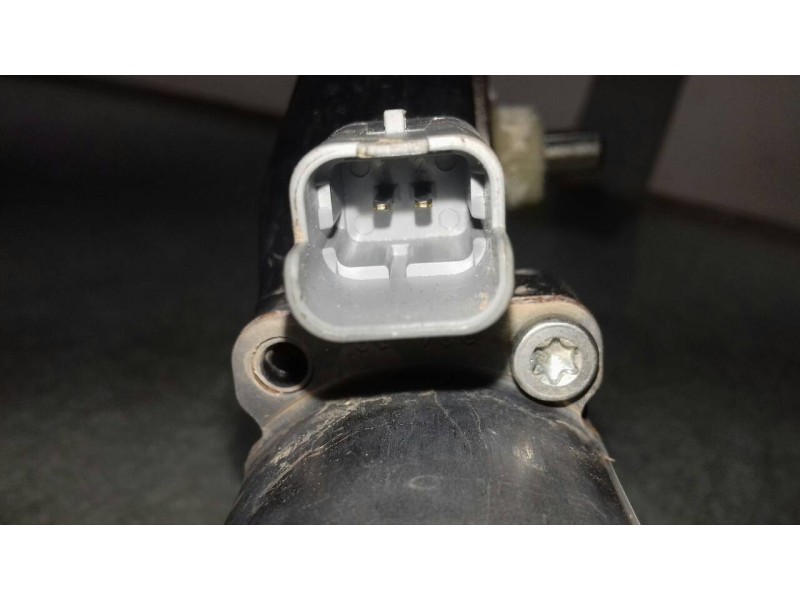 Recambio de motor elevalunas delantero derecho para hyundai ix20 gl classic referencia OEM IAM 824601P000 BOSCH 2 PINES