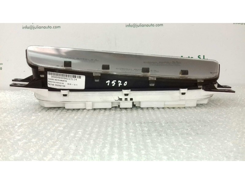 Recambio de cuadro instrumentos para ssangyong rodius xdi referencia OEM IAM 8020021100 77130611 