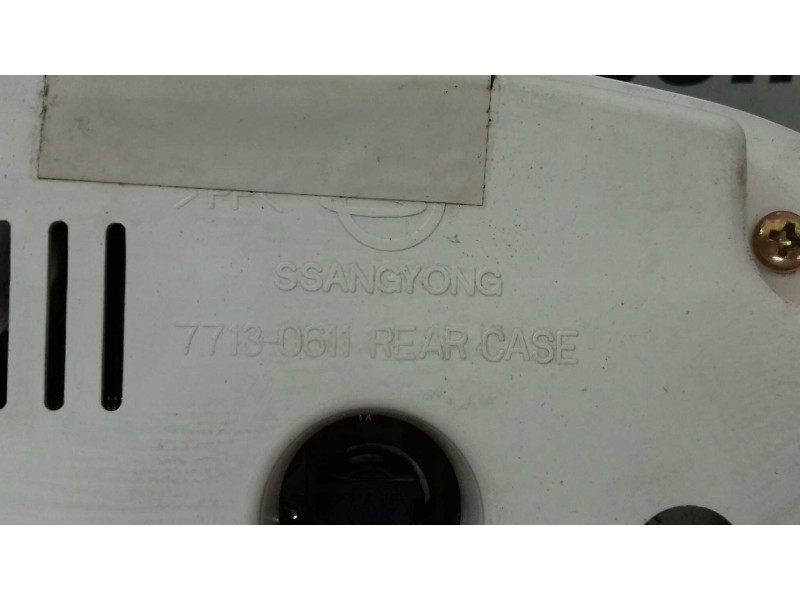 Recambio de cuadro instrumentos para ssangyong rodius xdi referencia OEM IAM 8020021100 77130611 