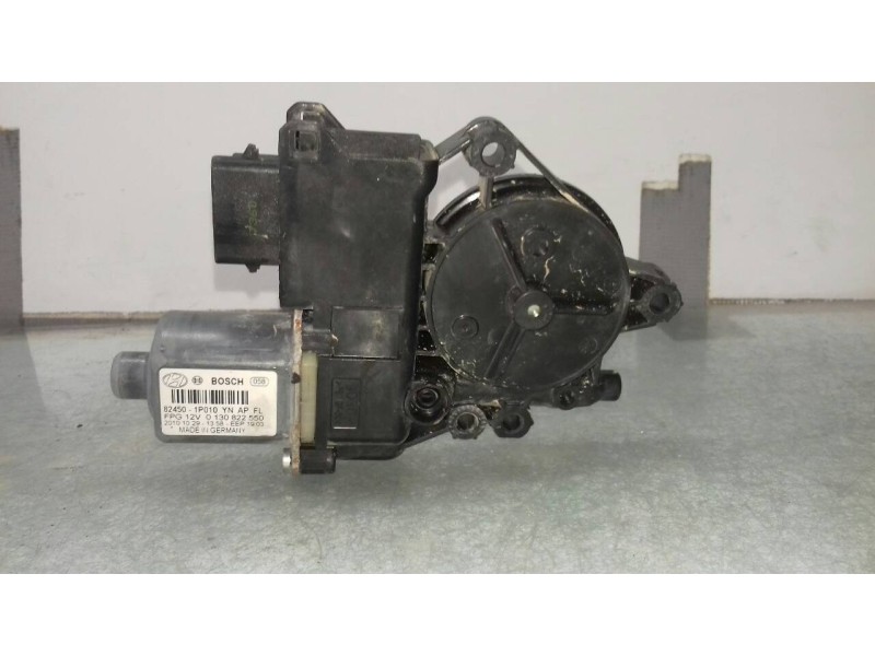 Recambio de motor elevalunas delantero izquierdo para hyundai ix20 gl classic referencia OEM IAM 824501P010YN 0130822550 BOSCH