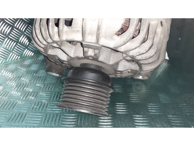 Recambio de alternador para bmw serie 5 berlina (e39) 523i referencia OEM IAM 1740633 VALEO 50A / 80A