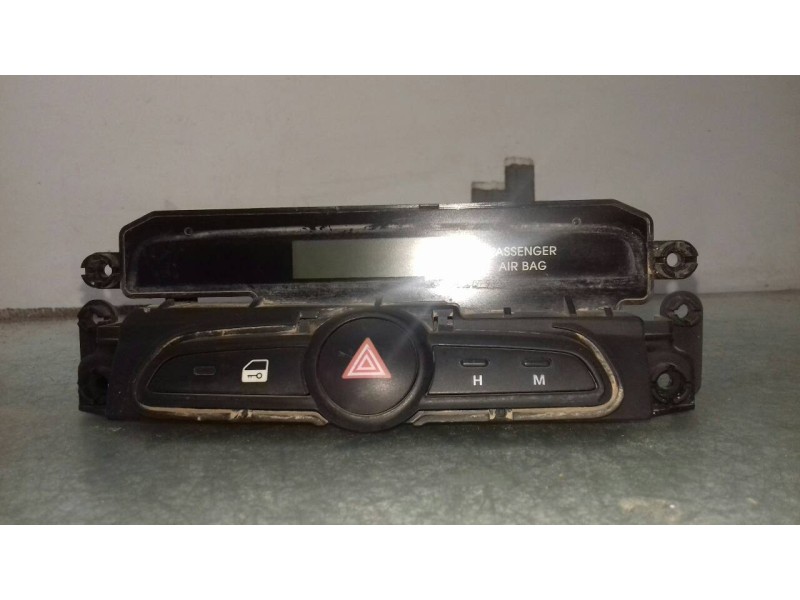 Recambio de warning para hyundai ix20 gl classic referencia OEM IAM 945101K000  