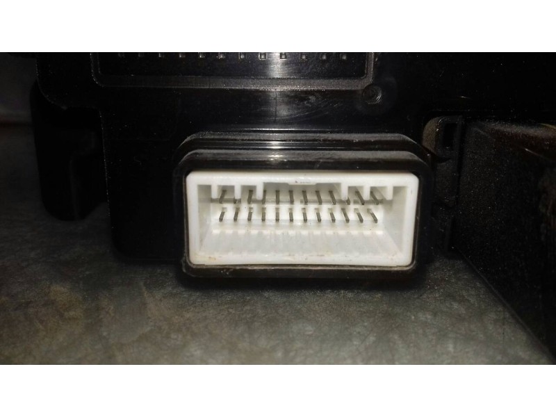 Recambio de warning para hyundai ix20 gl classic referencia OEM IAM 945101K000  