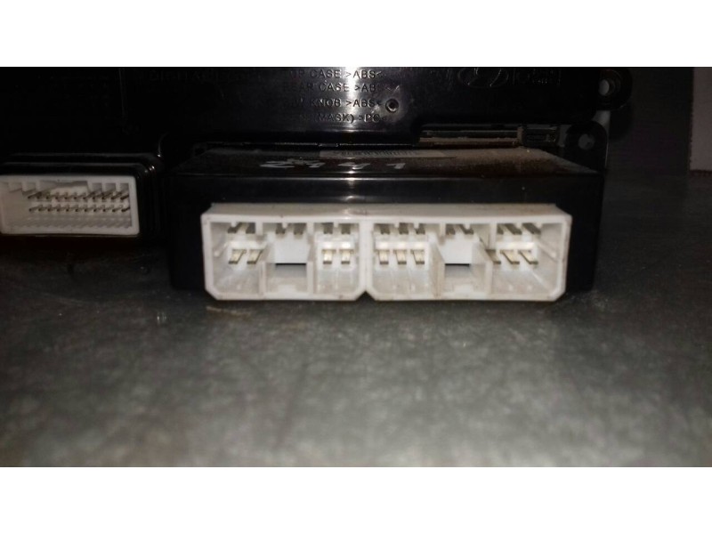 Recambio de warning para hyundai ix20 gl classic referencia OEM IAM 945101K000  