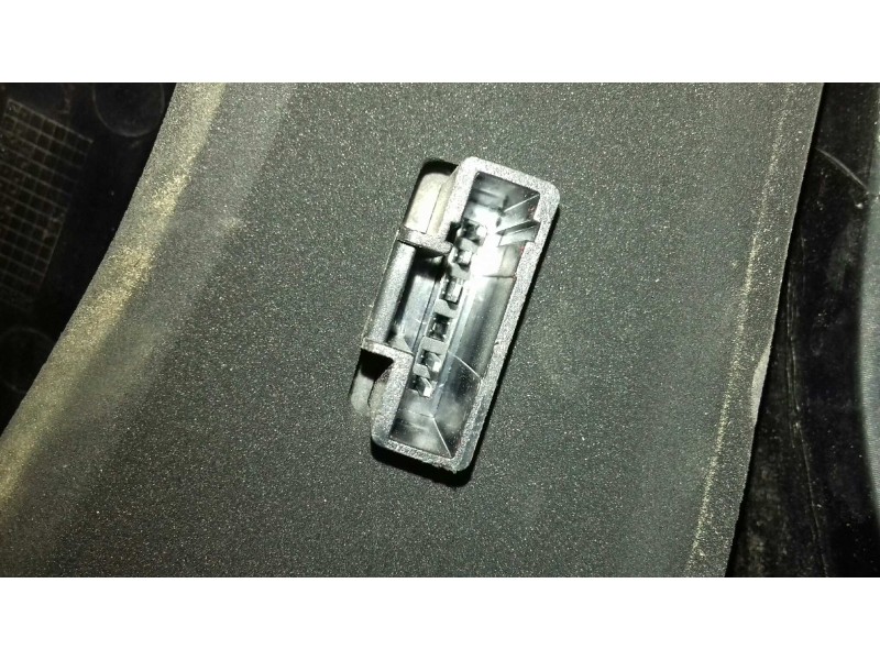 Recambio de piloto trasero izquierdo para dacia sandero básico referencia OEM IAM 8200734825 62421001 