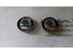 Recambio de tapacubos para skoda fabia (6y2/6y3) attractive referencia OEM IAM 6U0601151L  2 TAPAS