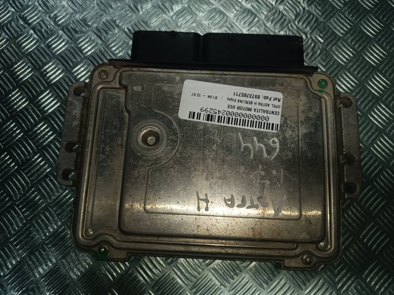 Recambio de centralita motor uce para opel astra h berlina enjoy referencia OEM IAM 8973785711 0281011943 BOSCH