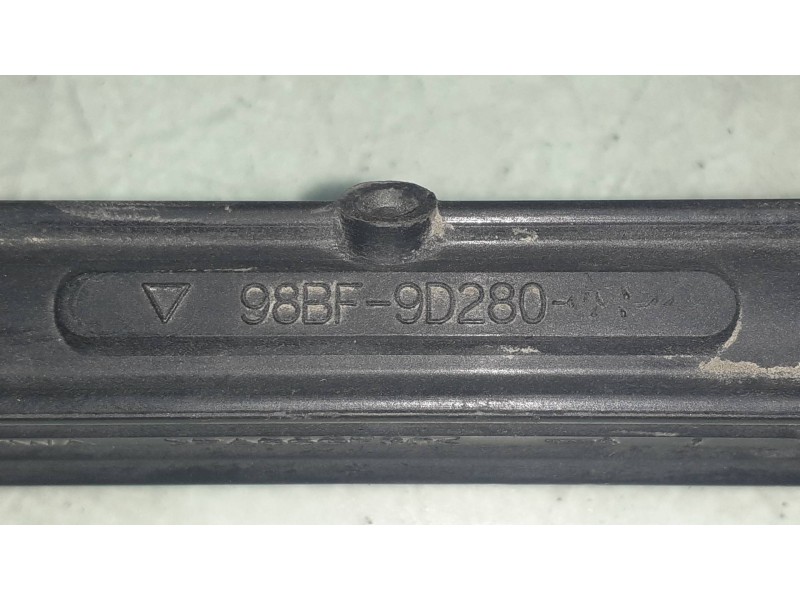 Recambio de rampa inyectora para ford fiesta berlina (dx) referencia OEM IAM 98BF9E317AA 980225862 98BF9D280