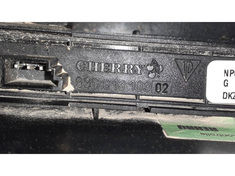 Recambio de moldura para porsche 911 (typ 996) referencia OEM IAM 99655111900 99661310302 