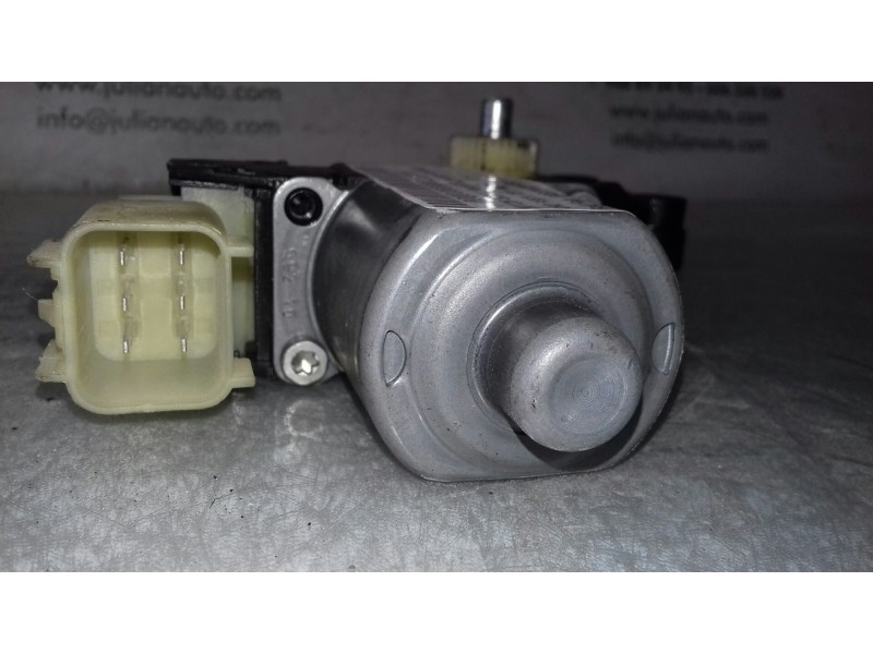 Recambio de motor elevalunas delantero izquierdo para ford fiesta (cb1) titanium referencia OEM IAM 8A6114A389BC 0130822404 